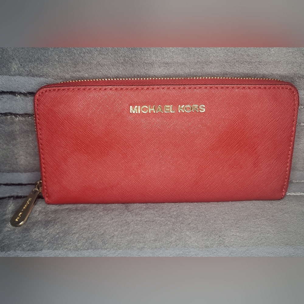 Michael kors wallet